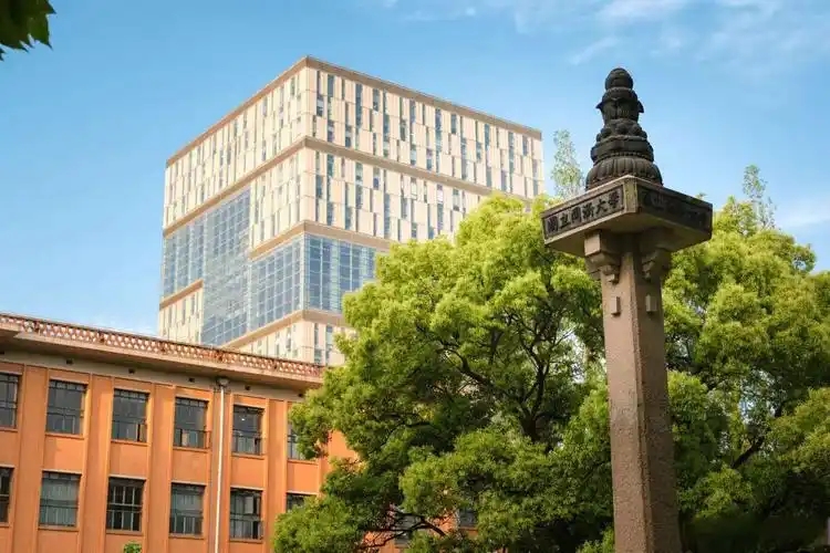 2025 上海一本大学录取分数线：最低 441 分，附院校位次排名参考(图2)