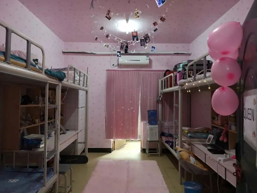 重庆三峡职业学院宿舍怎么样?六人间 + 独立卫浴 + 空调配置一览(图1) 重庆三峡职业学院宿舍怎么样?六人间 + 独立卫浴 + 空调配置一览(图1)