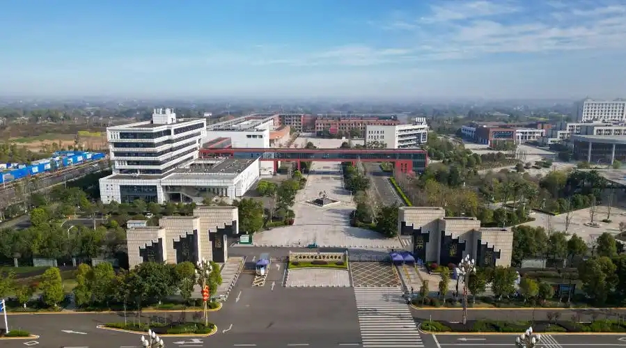 四川48所公办专科全名单!2026高考生捡漏指南+录取数据曝光