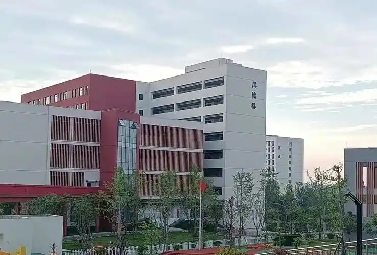 2026届必看！四川专科院校全汇总，分数线+排名，低分也能上公办(图1)