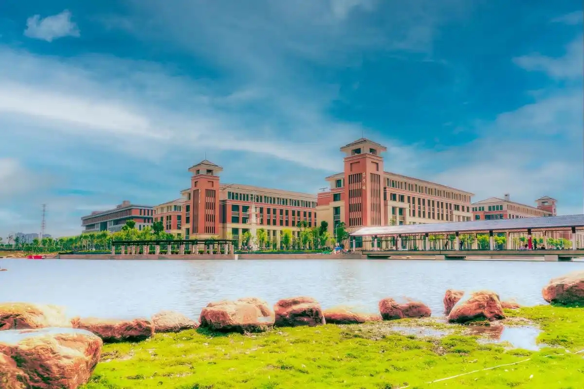 湖北省专科院校一览表!附2025年录取分数线参考(图1) 湖北省专科院校一览表!附2025年录取分数线参考(图1)