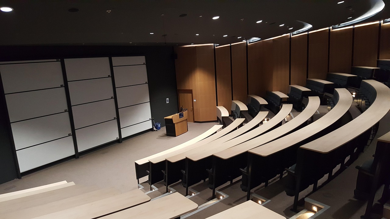 肇庆学院近年在河南录取分数线概览（包括2022-2024各专
