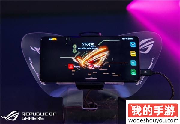 信仰神装的超强吸引力 ROG游戏手机8化身ChinaJoy吸睛神器(图2) 信仰神装的超强吸引力 ROG游戏手机8化身ChinaJoy吸睛神器