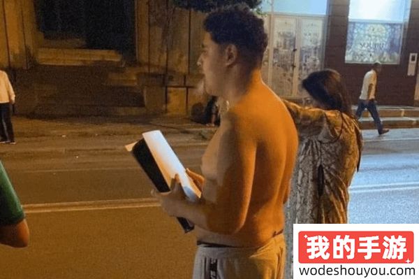 太惨，全新PS5变“火锅毛肚”！玩家遭遇火灾：刚买3天的游戏机被烧毁！
