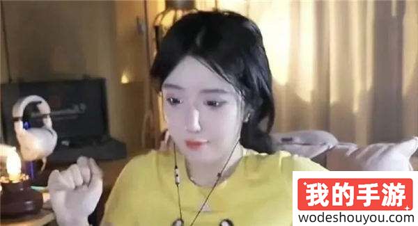 呆妹儿穿紧身皮卡丘衣服疯狂擦边?网友:别擦了,十斤榴莲九斤壳!(图4) 呆妹儿穿紧身皮卡丘衣服疯狂擦边?网友:别擦了,十斤榴莲九斤壳!