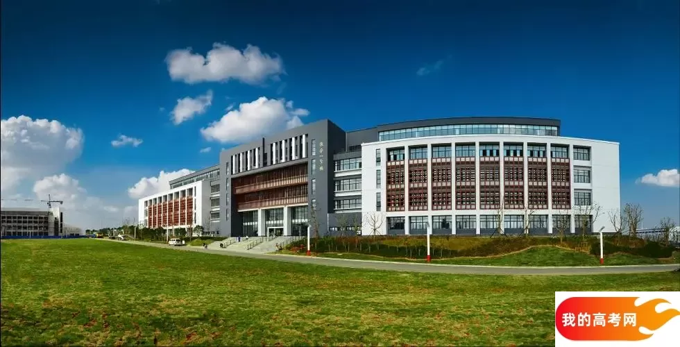 南京旅游职业学院2024年在贵州录取分数线、对应位次（附近几年最低录取分数线及位次排名）(图1)